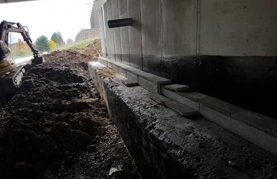 Bourání dálničního mostu Ostrovačice