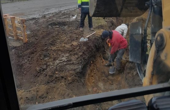Pokládka vody, elektřiny, kanalizace
