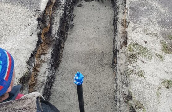 Pokládka vody, elektřiny, kanalizace