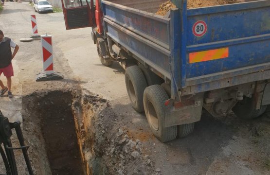 Pokládka vody, elektřiny, kanalizace