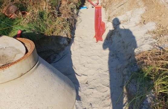 Pokládka vody, elektřiny, kanalizace