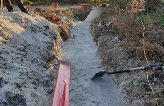 Pokládka vody, elektřiny, kanalizace