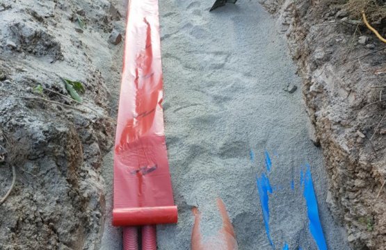 Pokládka vody, elektřiny, kanalizace